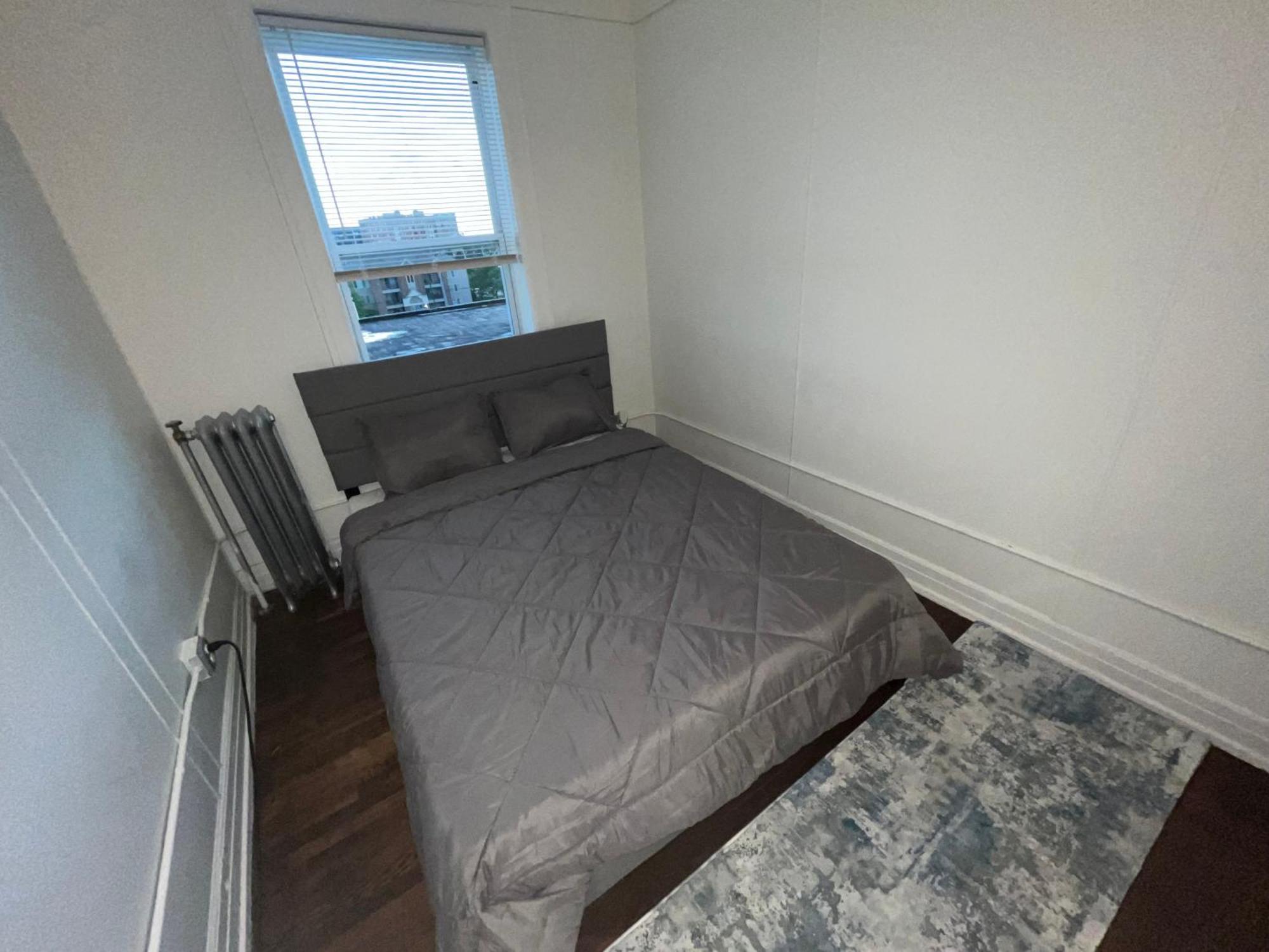 2 Bedroom Stylist Apartment Detroit Bagian luar foto